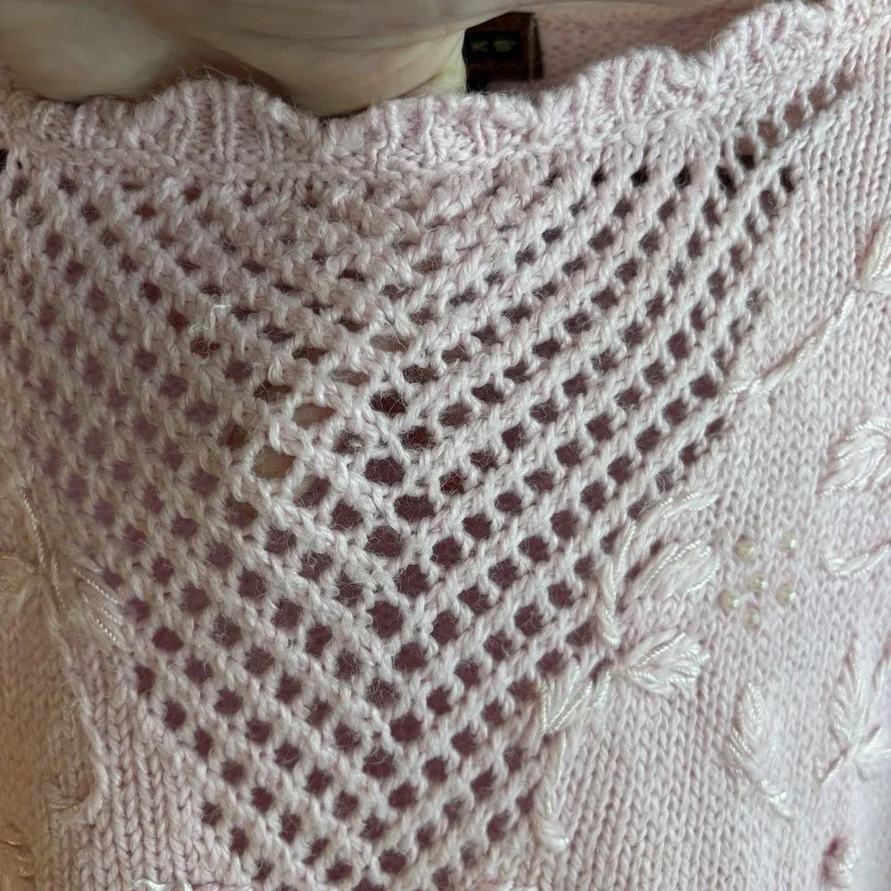Vintage 80s 90s Sweater L Pink Cottagecore Embellished Pearls 3D Feminine Granny